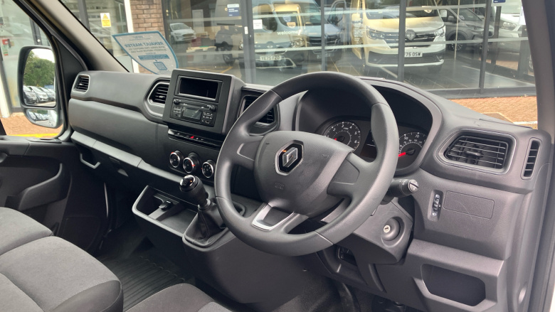 Renault Master Mwb Diesel Fwd MM35dCi 135 Business+ Medium Roof Van